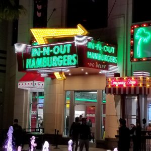 in-n-out-entrance